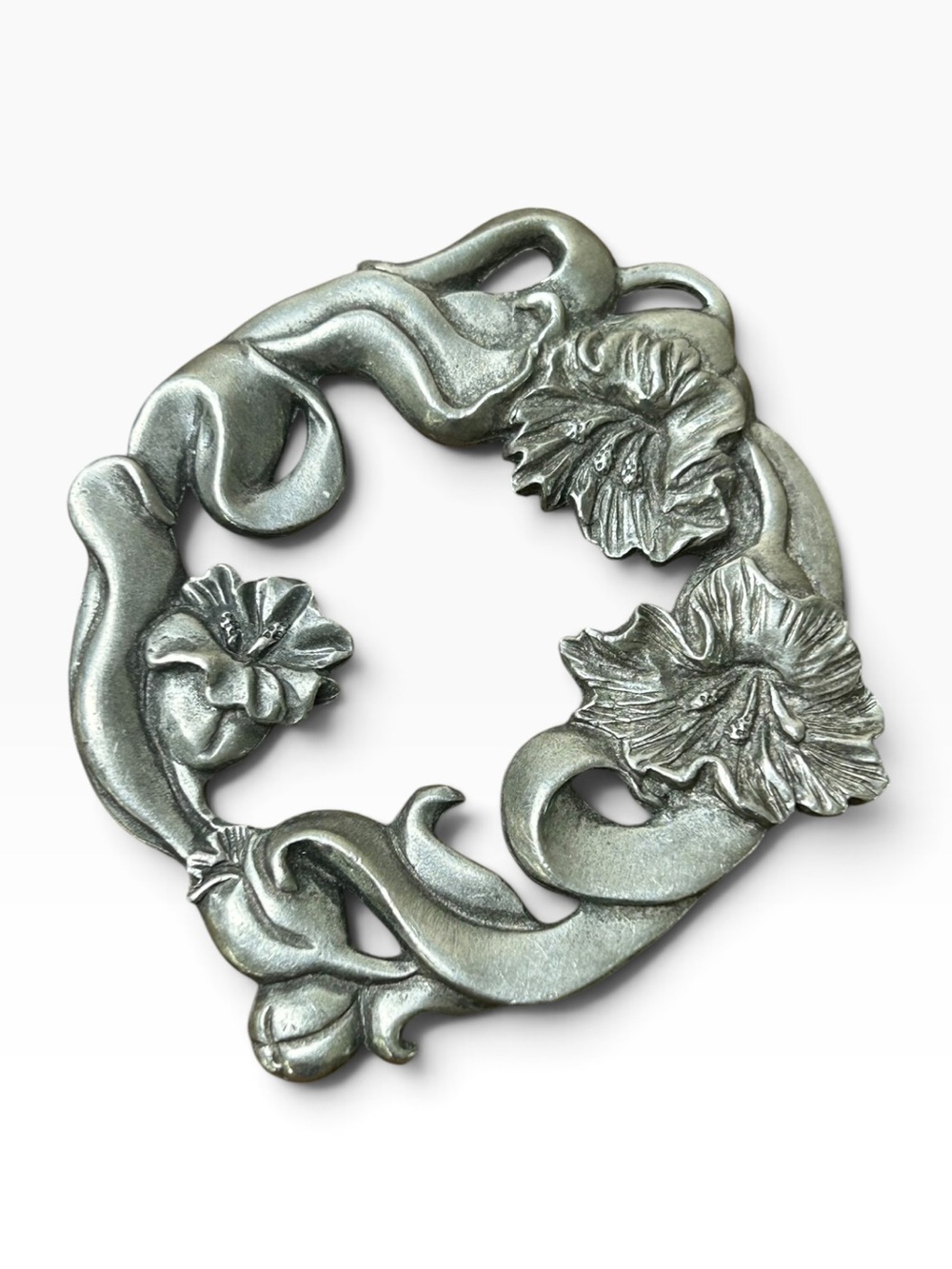 Vintage 1986 Seagull Pewter Canada Floral Wreath Brooch Pin